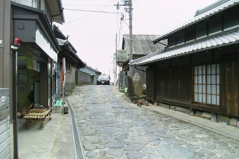 The quaint mountain pass on the Osaka-Nara border.
