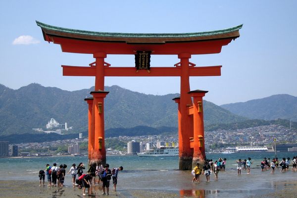 The O-torii, 16 meters high, was rebuilt in 1875.