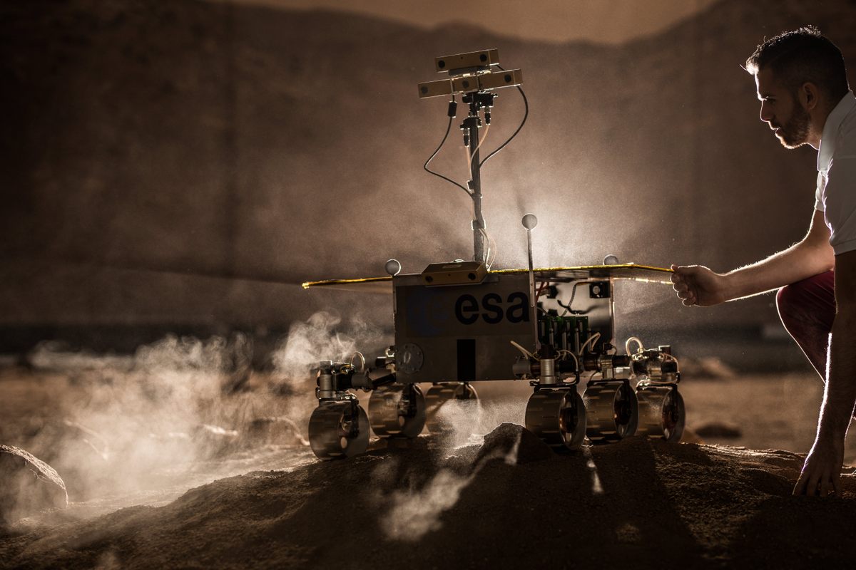 Even the lighting system is designed to simulate visual conditions on Mars.