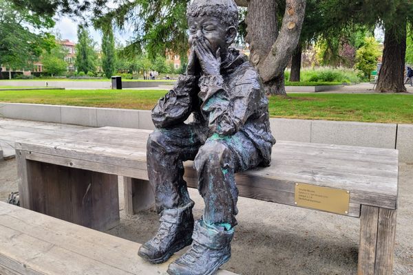 The statue, 'Gzim och den frusna sjön' ('Gzim and the Frozen Lake'),  capturing the moment the boy learned he would be deported.