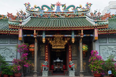Nghia An Hoi Quan Pagoda