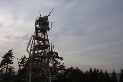 The two-headed dragon tower in all its glory.