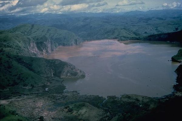 1986 photograph of Lake Nyos