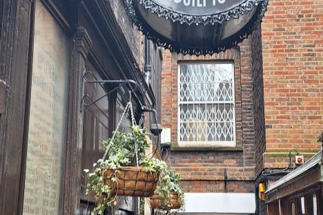 Polly at Ye Olde Cheshire Cheese