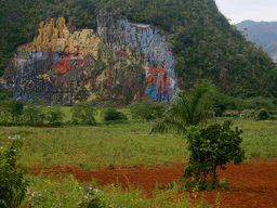 Painted onto the side of the valley (Flickr/plαdys)