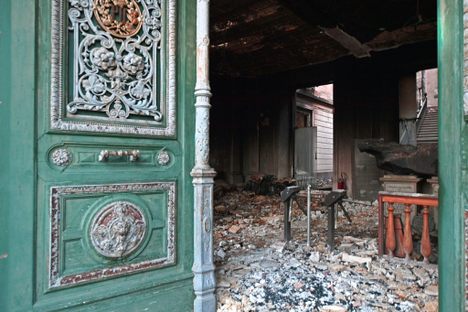 A glimpse inside the burnt museum. The meteorite is one of the only objects to survive.