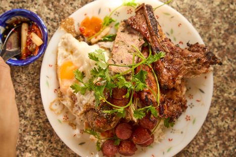 A plate of chop-topped “broken rice” makes for a deeply satisfying lunch.