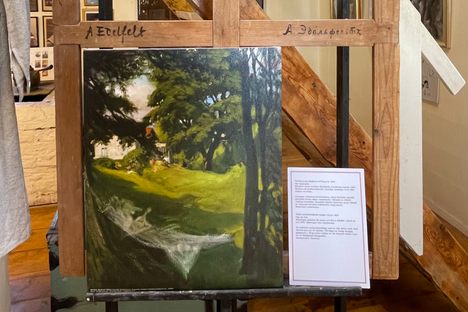 Photos and paintings can be seen at Albert Edelfelt's studio and the adjacent Villa Albert. 