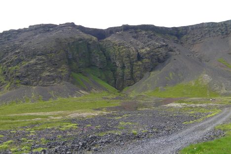The fissure from the outside.