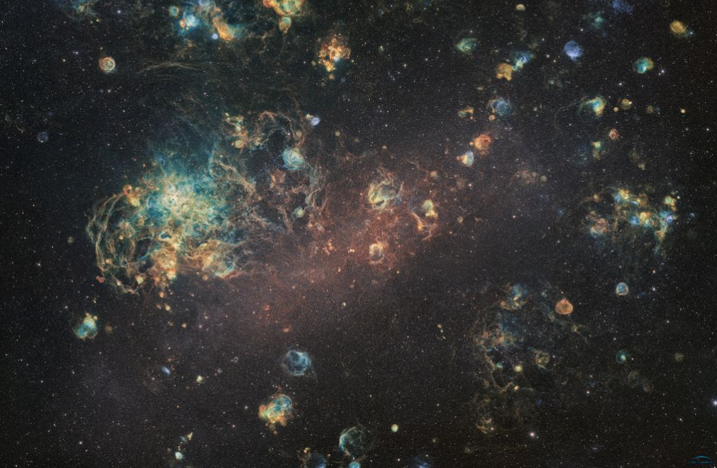 The Large Magellanic Cloud, up close(ish) and personal, in a detail from the Ciel Austral team's image.