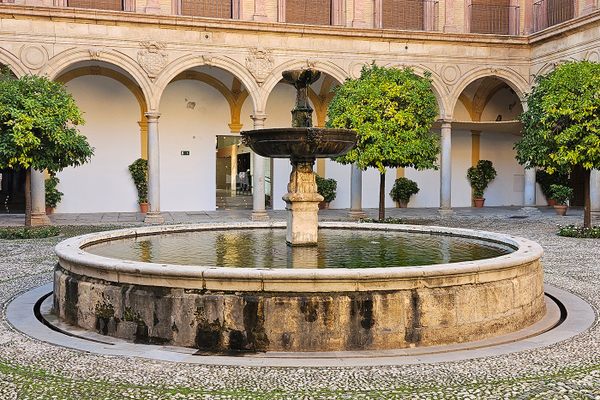A fountain stands in the abbey’s main cloister.