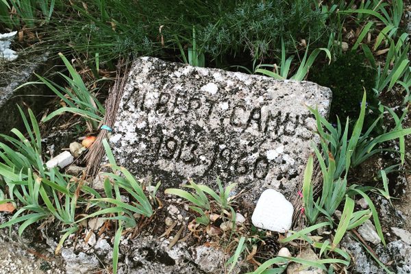 The simple grave of Albert Camus