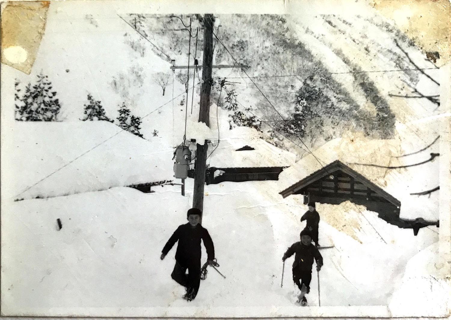 Nimaida and his friend s play in four meters of snow, Ozuchi, 1964.