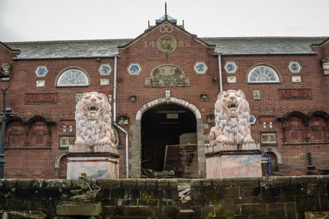 Les Oakes and Sons Architectural Reclamation Yard