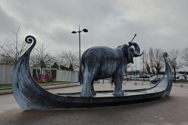 Edward’s Elephant from the side