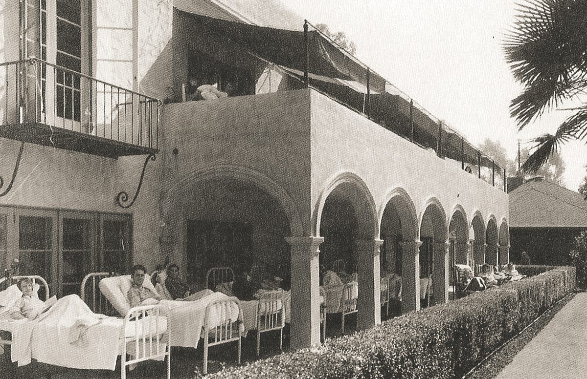 Barlow's Spanish arches provided an outdoor space for tuberculosis patients to recover.