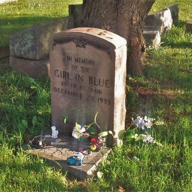 Grave of the Girl in Blue
