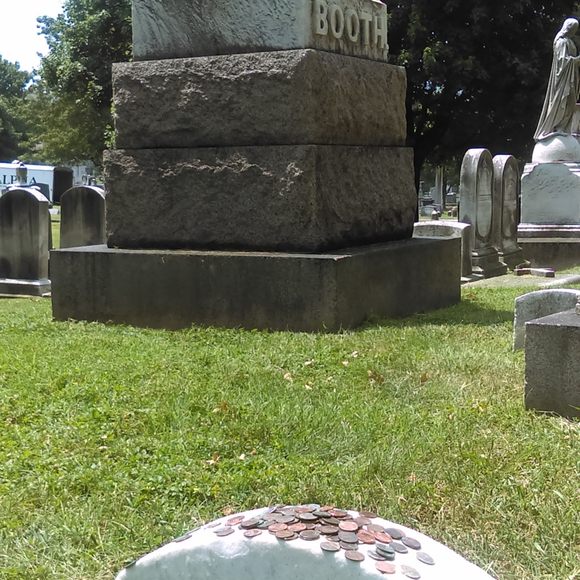 john wilkes booth grave location