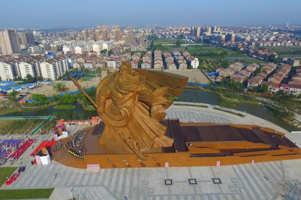 Guan Yu Statue.