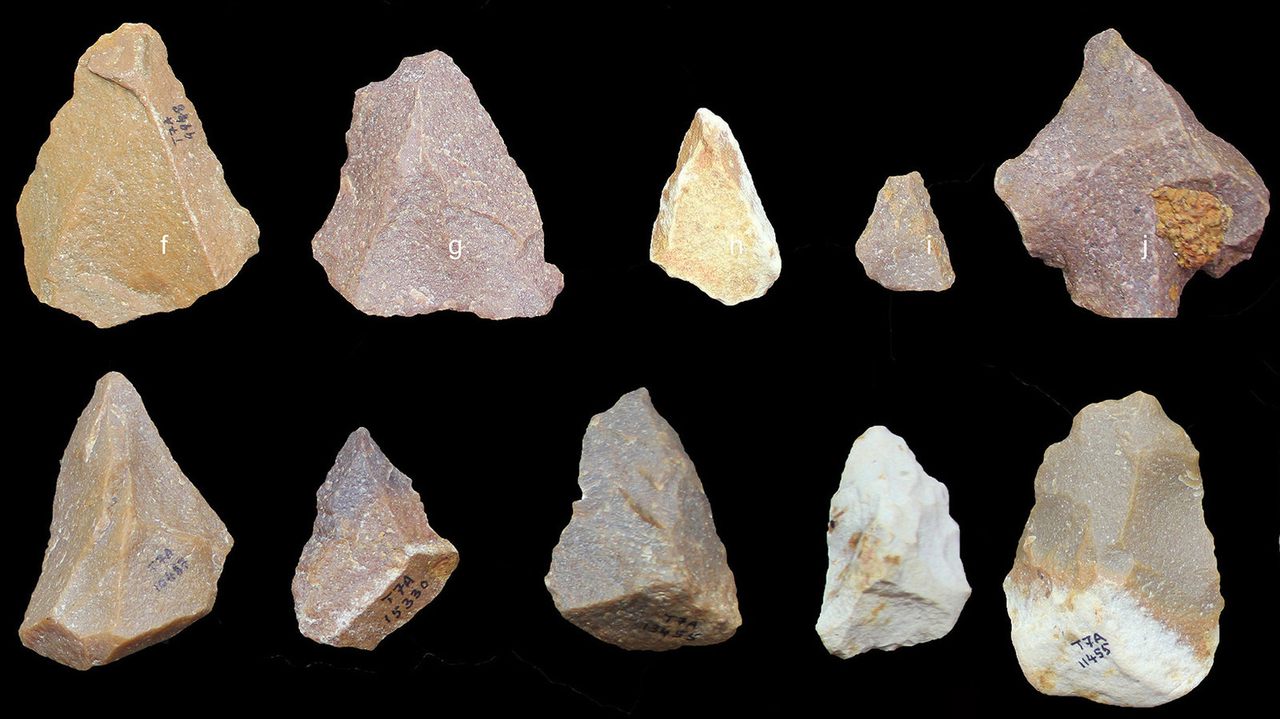 These Paleolithic stone tools date back hundreds of thousands of years and were excavated at Attirampakkam, in southern India. Sendrayanpalayam, another groundbreaking site, is not far away.