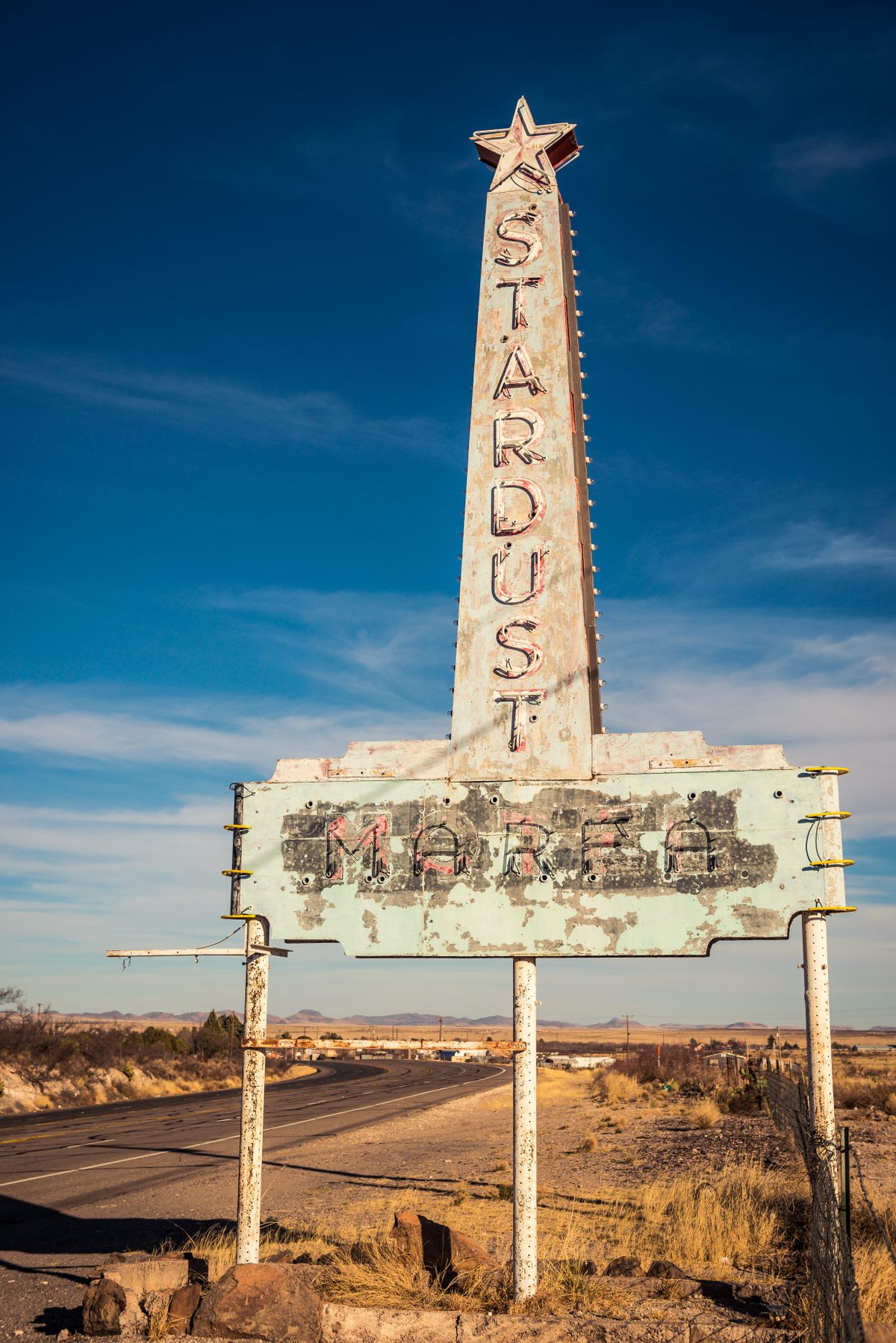 Stardust Motel Sign – Marfa, Texas - Atlas Obscura
