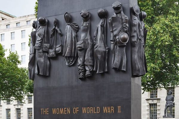 Memorial to the Women of World War II.
