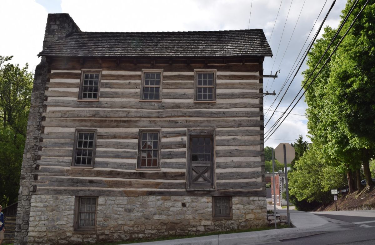 The barracks of Lewisburg, West Virginia, date to 1799.