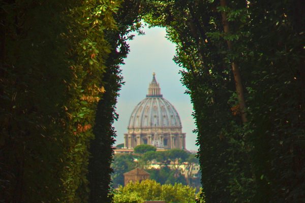 Keyhole Rome Discover Unusual Things about the Aventine Keyhole, Rome