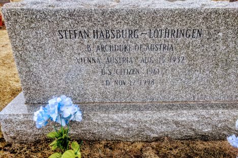 Archduke Stefan's grave in St. Wenceslaus Cemetery.