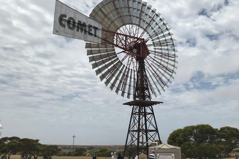 Comet Windmill 