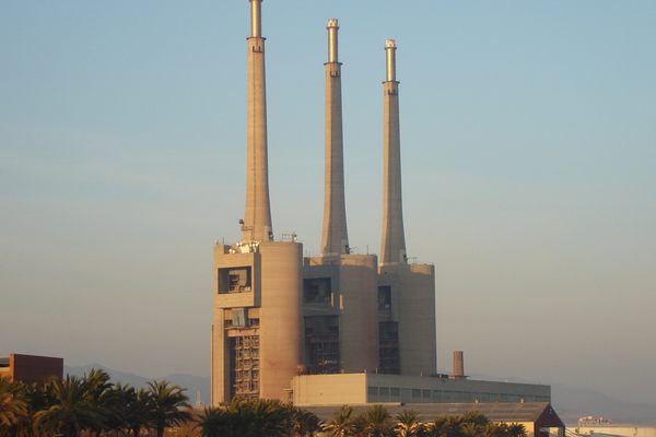 The three chimneys of Badalona-Sant Adrià.