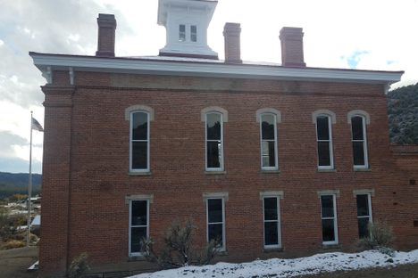 North side of the Belmont Courthouse.