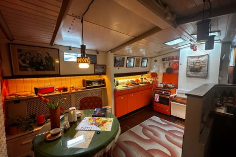 Houseboat Museum Amsterdam 