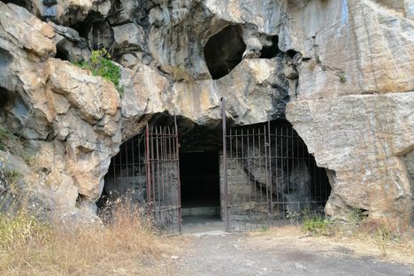 Entrance of the cave.
