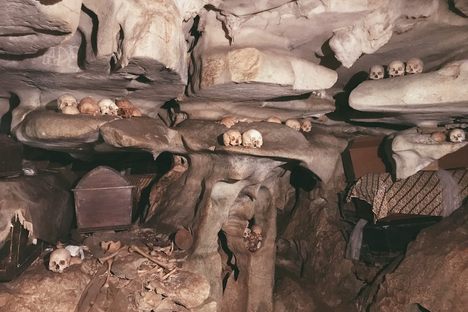 Inside the cave grave of Londa.