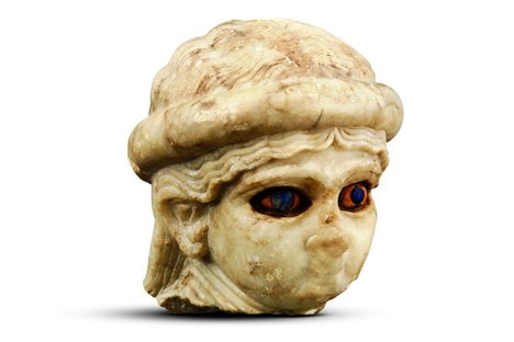 Archaeologists believe this head belonged to a figurine representing a high priestess of Ur. 