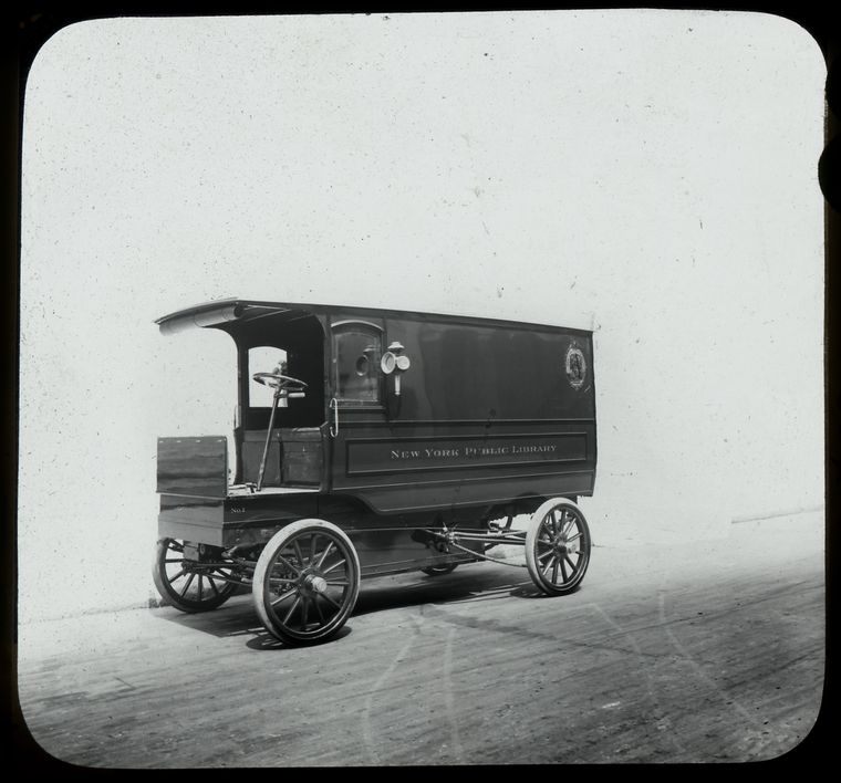 A book van in New York, 1911.