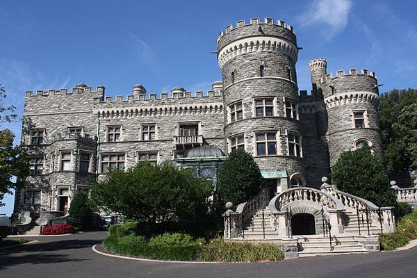 The south side of the castle.