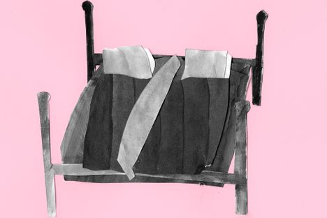 The bundling bag was not always enough. When two people bundled, a bolster or wooden board was installed to separate the two halves of the bed.