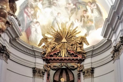 Goya's grave in front of the altar.