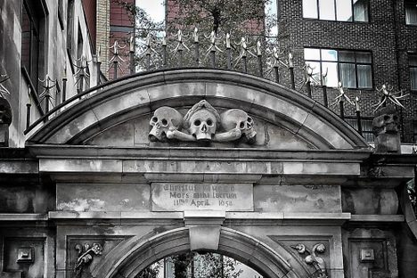 Gateway into St Olave's churchyard, dubbed 'St Ghastly Grim' by Charles Dickens.