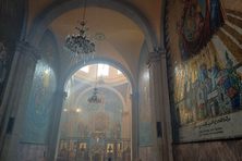 The mosaics give the cathedral a resemblance to Byzantine/Orthodox architecture. 