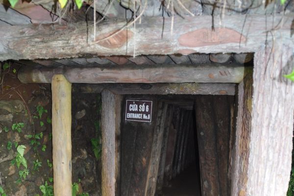One of the 13 entrances of the complex