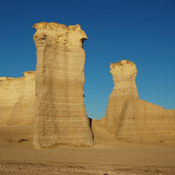Monument Rocks – Oakley, Kansas - Atlas Obscura