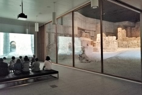 Screening room and the adjoining encapsulated remainsn