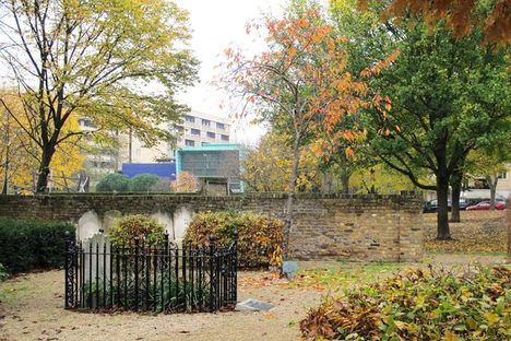 The park in the fall, with Grimaldi's grave visible.