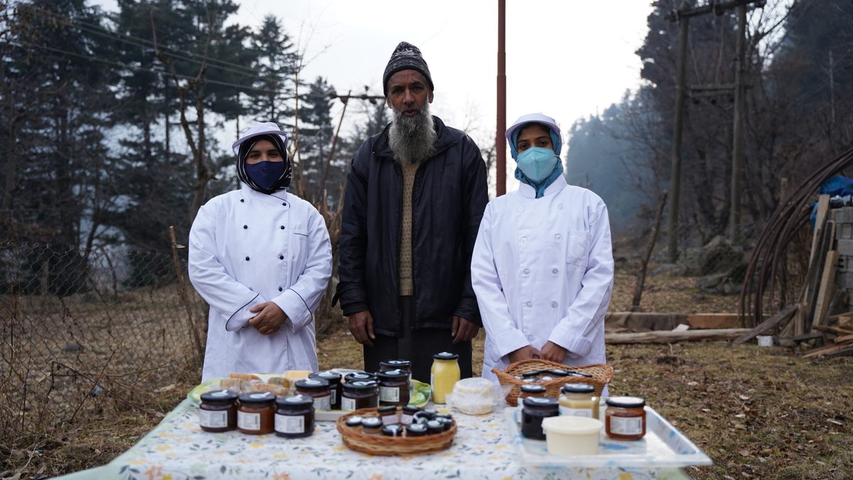 Ghulam Hassan Khatana, Amna Khatana, and Meema Gursi with Himalayan Products items.