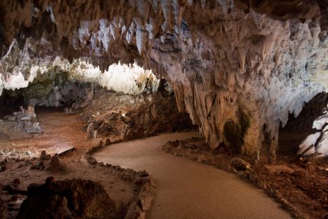 Pertosa Caves.