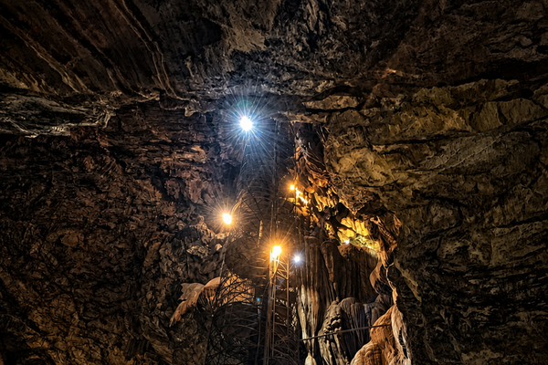 Moaning Caverns