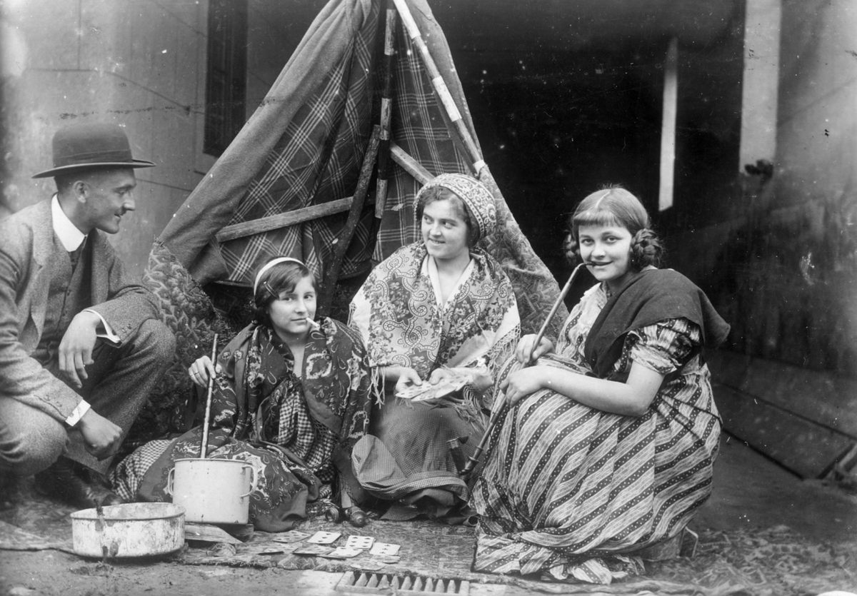 An unusual tableau of leisure, 1913.